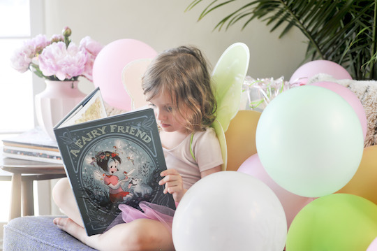 Arlo's Book Club Magical Wonderment Book Balloons